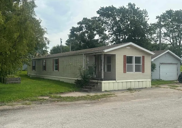 Photo 1 of Sale Pending at 500 E 2nd Street, Reynolds, IN 47980 | MLS# 202632544 | Listing updated on 2026-09-19