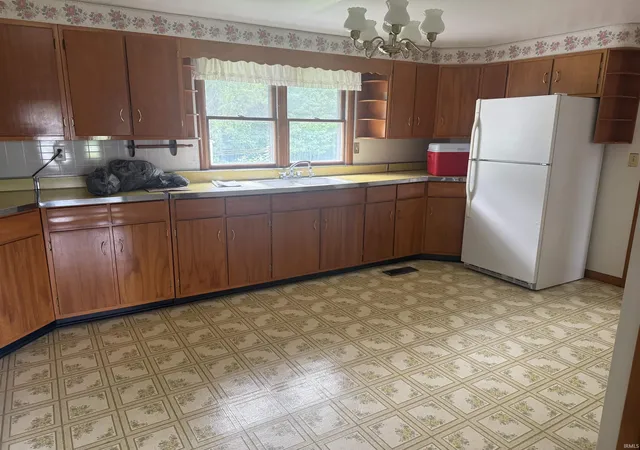 Photo 2 of Sale Pending at 10850 E County Rd 100, Peru, IN 46970 | MLS# 202632545 | Listing updated on 2026-08-11