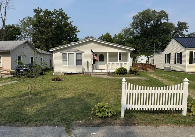 Photo 1 of Manufactured home for sale at 2413 N Milton St, Muncie, IN 47303 | MLS# 202632549 | Listing updated on 2026-09-15