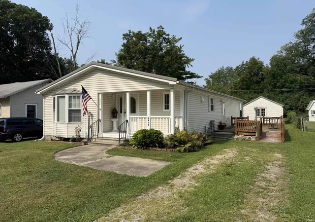 Photo 3 of Manufactured home for sale at 2413 N Milton St, Muncie, IN 47303 | MLS# 202632549 | Listing updated on 2026-09-15