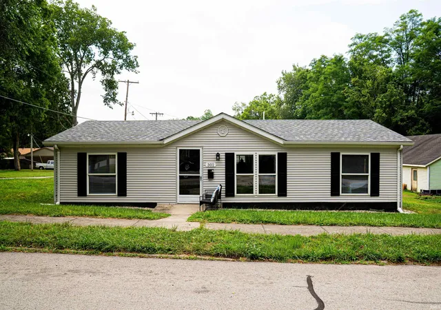 Photo 2 of Manufactured home for sale at 301 S Jefferson St, Knightstown, IN 46148 | MLS# 202632567 | Listing updated on 2026-08-31