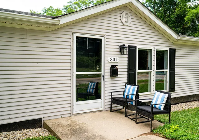 Photo 3 of Manufactured home for sale at 301 S Jefferson St, Knightstown, IN 46148 | MLS# 202632567 | Listing updated on 2026-08-31