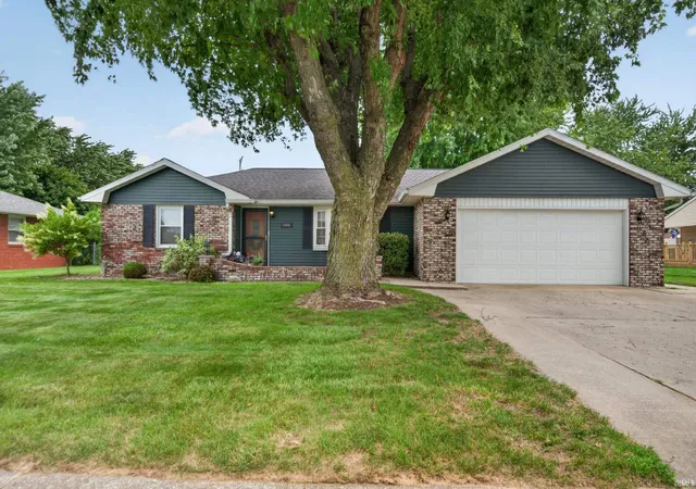 Photo 2 of Sale Pending at 1604 E Cadillac Dr, Kokomo, IN 46902 | MLS# 202632585 | Listing updated on 2026-09-04