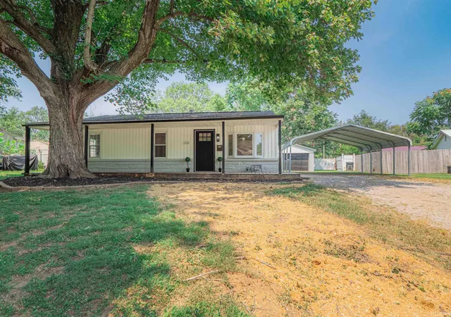 Photo 3 of Manufactured home for sale at 1620 Shelby Ave, Evansville, IN 47714 | MLS# 202632589 | Listing updated on 2026-09-15