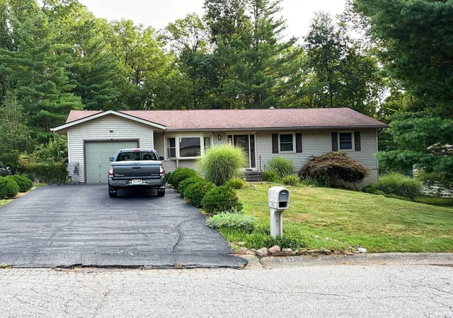 Photo 1 of Manufactured home for sale at 1517 E Elliston Dr, Bloomington, IN 47401 | MLS# 202632595 | Listing updated on 2026-09-21