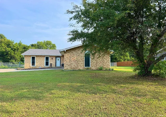 Photo 3 of Manufactured home for sale at 143 Indian Trails Ridge, Bedford, IN 47421 | MLS# 202632596 | Listing updated on 2026-08-11