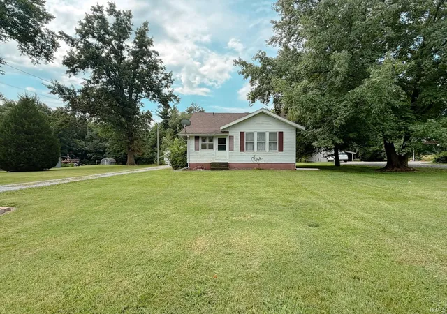 Photo 1 of Manufactured home for sale at 2002 Il Hwy 15, Fairfield, IL 62837 | MLS# 202632599 | Listing updated on 2026-08-11