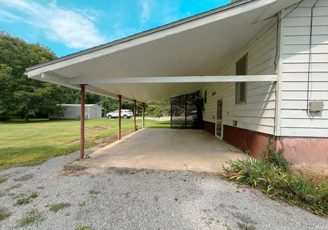 Photo 3 of Manufactured home for sale at 2002 Il Hwy 15, Fairfield, IL 62837 | MLS# 202632599 | Listing updated on 2026-08-11
