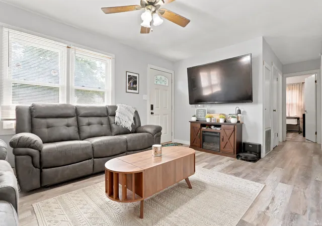 Photo 4 of Manufactured home for sale at 1631 S Boeke Rd, Evansville, IN 47714 | MLS# 202632602 | Listing updated on 2026-08-31