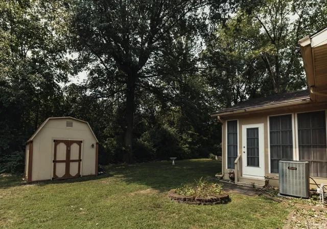 Photo 3 of Manufactured home for sale at 2541 Malibu Dr, Evansville, IN 47725 | MLS# 202632605 | Listing updated on 2026-09-02