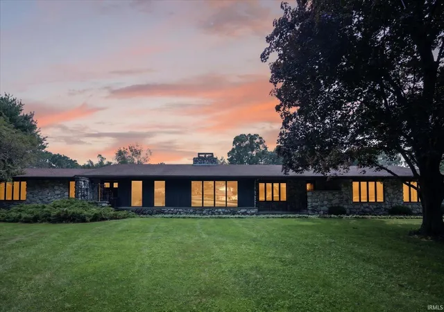 Manufactured home for sale at 17636 Turf Ct, South Bend, IN 46635-1137 | MLS# 202632613