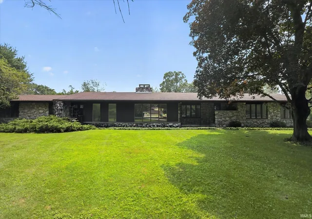 Photo 2 of Manufactured home for sale at 17636 Turf Ct, South Bend, IN 46635 | MLS# 202632613 | Listing updated on 2026-09-08