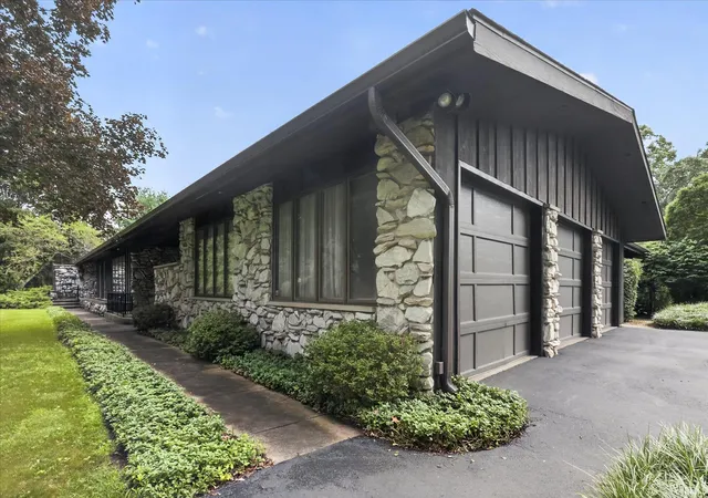 Photo 4 of Manufactured home for sale at 17636 Turf Ct, South Bend, IN 46635 | MLS# 202632613 | Listing updated on 2026-10-01