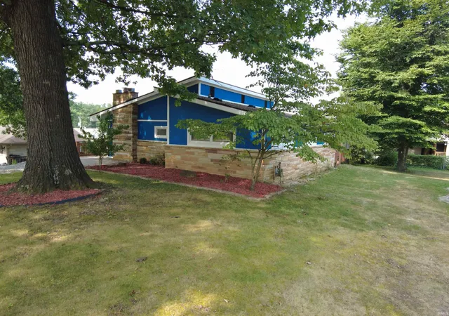 Photo 1 of Manufactured home for sale at 117 Edgewood Dr, Bedford, IN 47421 | MLS# 202632624 | Listing updated on 2026-08-29