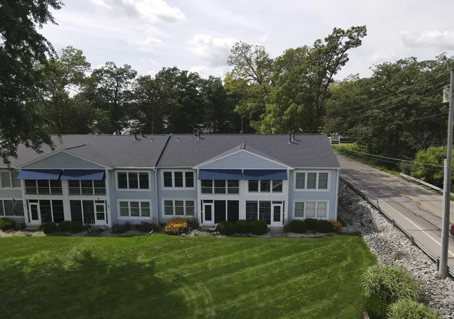 Photo 1 of Condo for sale at 700 S Lakeside Dr #4, Syracuse, IN 46567 | MLS# 202632633 | Listing updated on 2026-08-26
