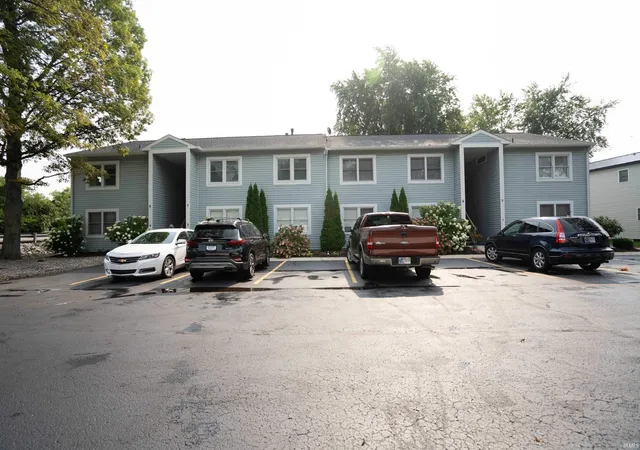 Photo 2 of Condo for sale at 700 S Lakeside Dr #4, Syracuse, IN 46567 | MLS# 202632633 | Listing updated on 2026-08-26