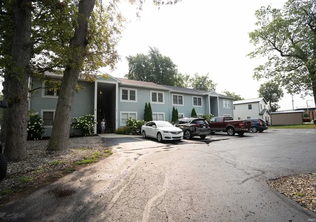 Photo 3 of Condo for sale at 700 S Lakeside Dr #4, Syracuse, IN 46567 | MLS# 202632633 | Listing updated on 2026-08-26