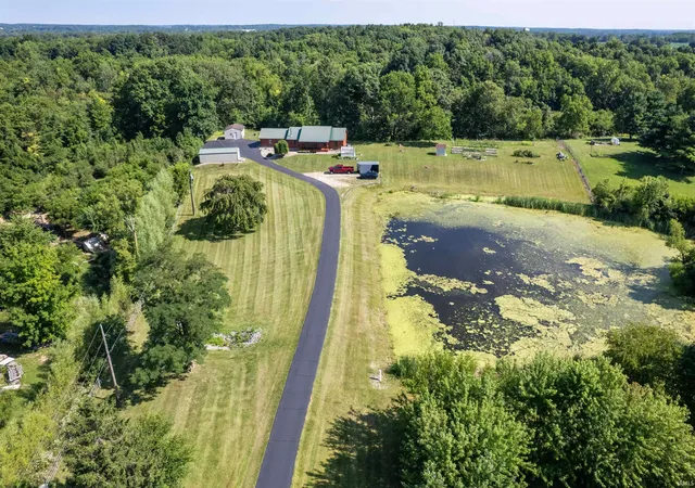 Photo 2 of Manufactured home for sale at 606 W Markle Rd, Huntington, IN 46750 | MLS# 202632647 | Listing updated on 2026-09-15