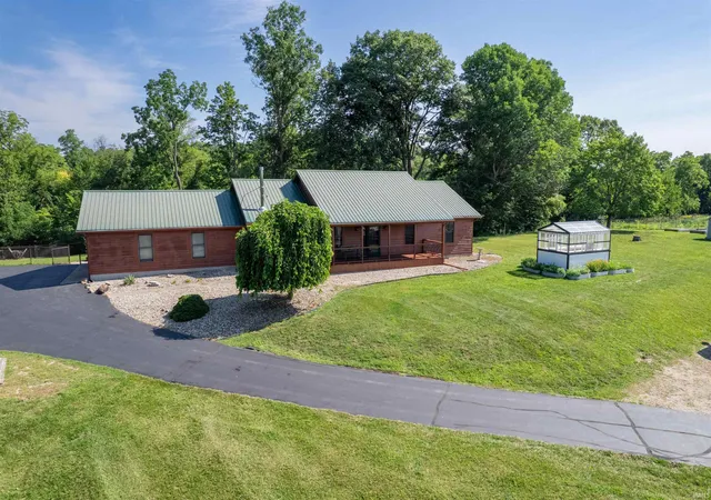 Photo 3 of Manufactured home for sale at 606 W Markle Rd, Huntington, IN 46750 | MLS# 202632647 | Listing updated on 2026-09-15