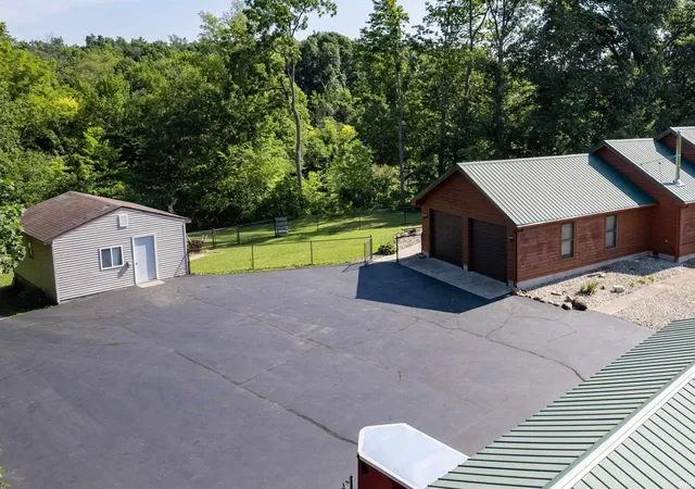 Photo 3 of Manufactured home for sale at 606 W Markle Rd, Huntington, IN 46750 | MLS# 202632647 | Listing updated on 2026-10-07