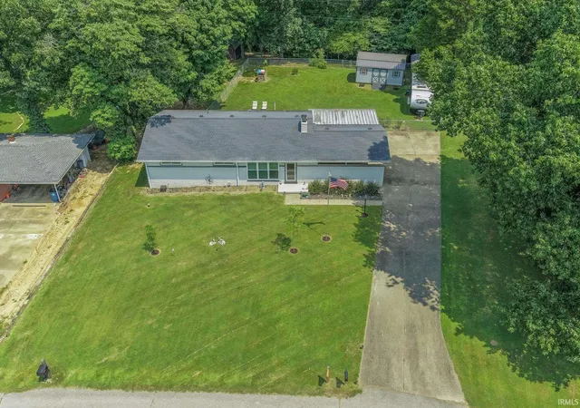 Photo 2 of Sale Pending at 1409 Brookdale Dr, Evansville, IN 47720 | MLS# 202632652 | Listing updated on 2026-09-02