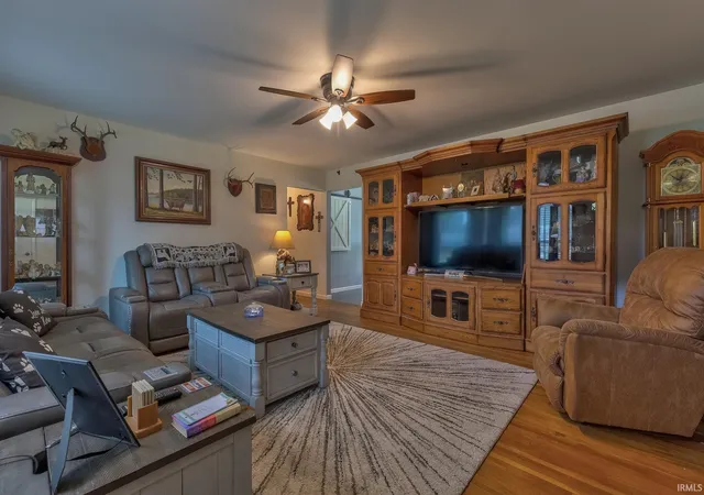 Photo 3 of Sale Pending at 1409 Brookdale Dr, Evansville, IN 47720 | MLS# 202632652 | Listing updated on 2026-09-02