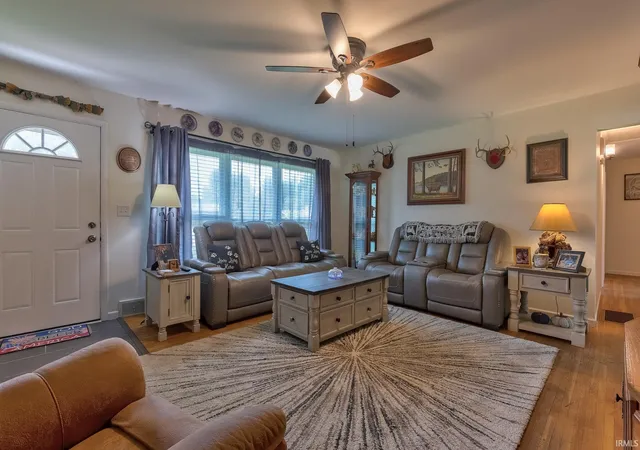 Photo 4 of Sale Pending at 1409 Brookdale Dr, Evansville, IN 47720 | MLS# 202632652 | Listing updated on 2026-09-02