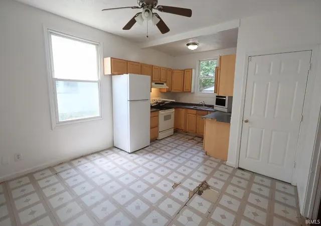 Photo 5 of Manufactured home for sale at 1609 S Morton Ave, Evansville, IN 47713 | MLS# 202632668 | Listing updated on 2026-08-11