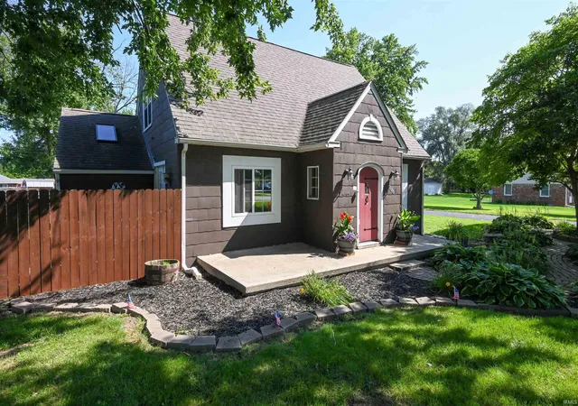 Photo 3 of Single family home for sale at 708 E Alto Rd, Kokomo, IN 46902 | MLS# 202632669 | Listing updated on 2026-10-19