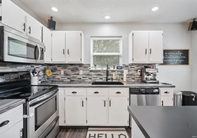 Photo 4 of Manufactured home for sale at 1903 Meghan Ct, Kokomo, IN 46901 | MLS# 202632683 | Listing updated on 2026-08-11