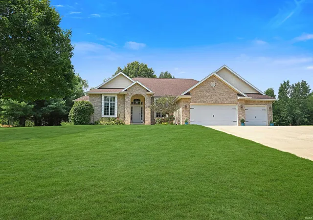 Photo 1 of Sale Pending at 13777 N 560 East, Syracuse, IN 46567 | MLS# 202632687 | Listing updated on 2026-09-10