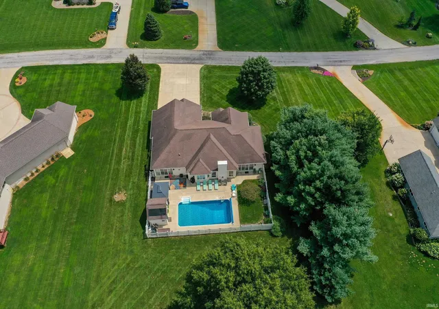Photo 2 of Sale Pending at 13777 N 560 East, Syracuse, IN 46567 | MLS# 202632687 | Listing updated on 2026-09-10