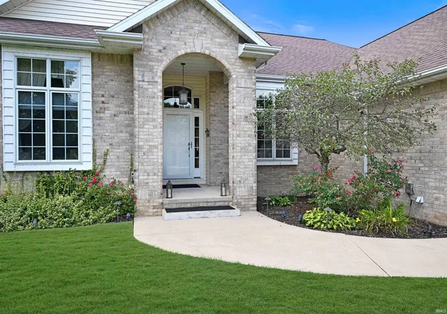 Photo 2 of Sale Pending at 13777 N 560 East, Syracuse, IN 46567 | MLS# 202632687 | Listing updated on 2026-09-10