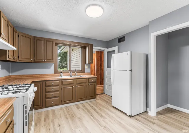 Photo 3 of Manufactured home for sale at 406 W Church St, Burnettsville, IN 47926 | MLS# 202632692 | Listing updated on 2026-09-15