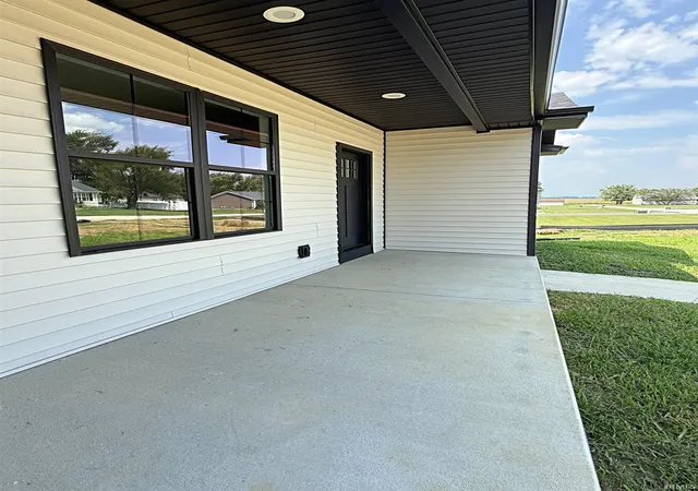 Photo 2 of Manufactured home for sale at 1309 Rosewood Dr, Washington, IN 47501 | MLS# 202632693 | Listing updated on 2026-08-12