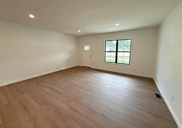 Photo 4 of Manufactured home for sale at 1309 Rosewood Dr, Washington, IN 47501 | MLS# 202632693 | Listing updated on 2026-08-12