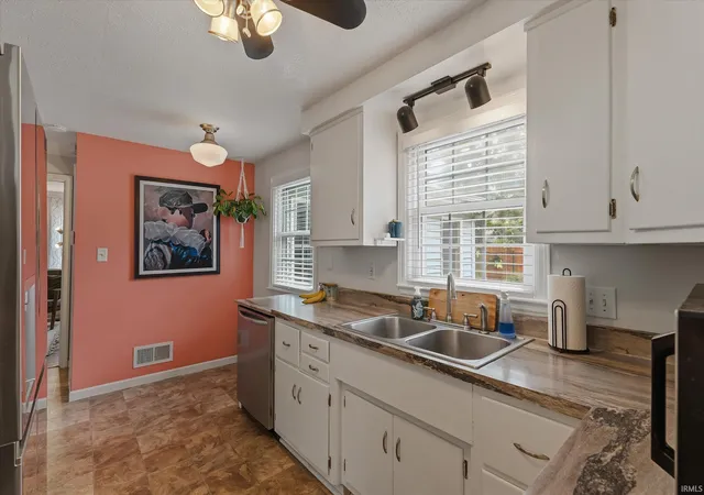 Photo 4 of Sale Pending at 1430 E Monroe St, South Bend, IN 46615 | MLS# 202632698 | Listing updated on 2026-08-27