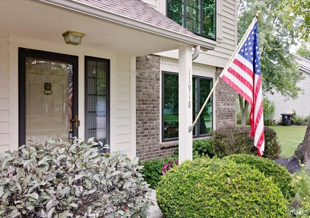 Photo 2 of Sale Pending at 11918 Eagle Crk Pl, Fort Wayne, IN 46814 | MLS# 202632717 | Listing updated on 2026-09-09