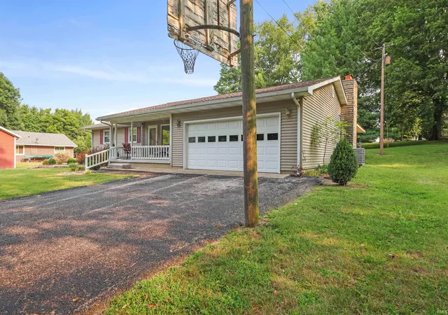 Photo 2 of Manufactured home for sale at 260 Cavins Ln, Bloomfield, IN 47424 | MLS# 202632735 | Listing updated on 2026-09-11