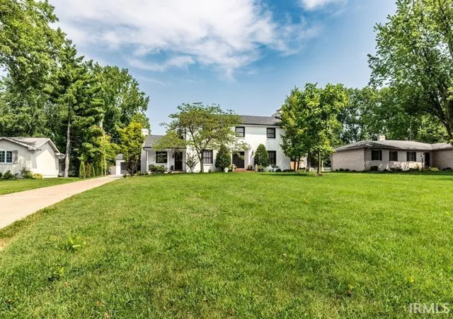 Photo 2 of Sale Pending at 900 Plaza Dr, Evansville, IN 47715 | MLS# 202632758 | Listing updated on 2026-08-17