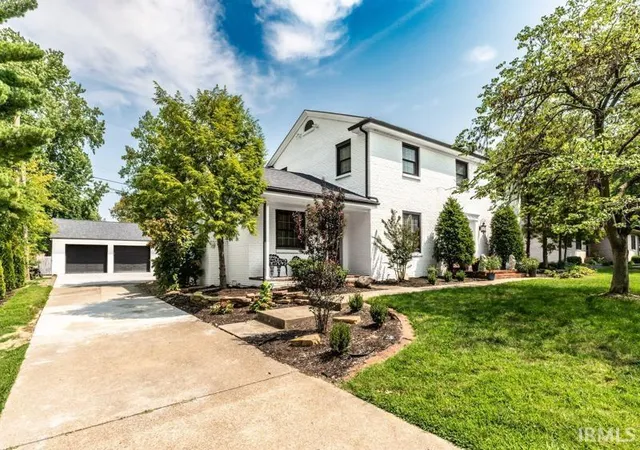 Photo 3 of Sale Pending at 900 Plaza Dr, Evansville, IN 47715 | MLS# 202632758 | Listing updated on 2026-10-08
