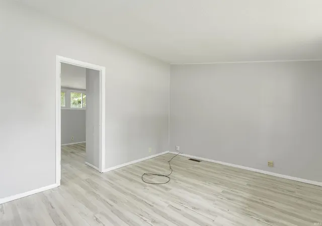 Photo 3 of Sale Pending at 1308 Browne Ln, South Bend, IN 46615 | MLS# 202632766 | Listing updated on 2026-08-17