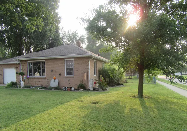 Photo 3 of Sale Pending at 190 Witmer Ave, Elkhart, IN 46516 | MLS# 202632773 | Listing updated on 2026-09-17