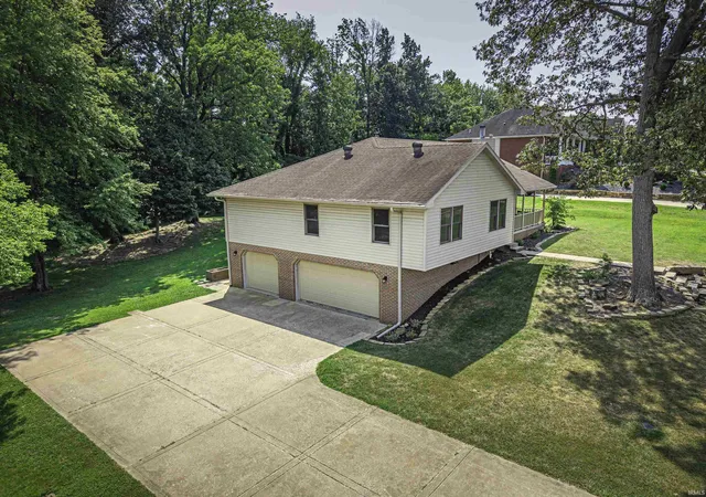 Photo 3 of Sale Pending at 2422 Union Dr, Newburgh, IN 47630 | MLS# 202632776 | Listing updated on 2026-09-18
