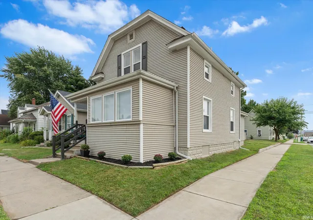 Photo 3 of Sale Pending at 135 W Broadway St, Mishawaka, IN 46545 | MLS# 202632777 | Listing updated on 2026-08-26