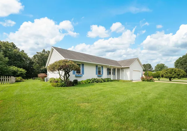 Photo 3 of Manufactured home for sale at 18980 Cedar Ml Ct, South Bend, IN 46637 | MLS# 202632783 | Listing updated on 2026-09-21
