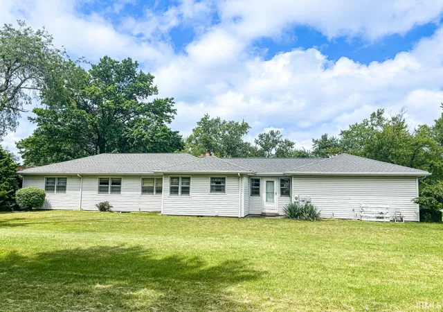 Photo 3 of Sale Pending at 126 Northwood Dr, Bluffton, IN 46714 | MLS# 202632796 | Listing updated on 2026-09-18