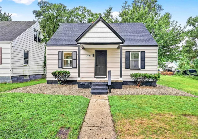 Photo 2 of Sale Pending at 1609 N Brookfield St, South Bend, IN 46628 | MLS# 202632835 | Listing updated on 2026-08-25
