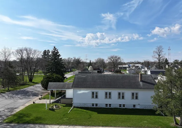 Photo 2 of Manufactured home for sale at 207 N Prettyman St, Knox, IN 46534 | MLS# 202632840 | Listing updated on 2026-08-17