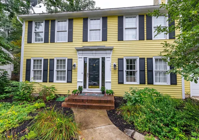 Photo 2 of Sale Pending at 9829 Woodstream Dr, Fort Wayne, IN 46804 | MLS# 202632853 | Listing updated on 2026-09-08